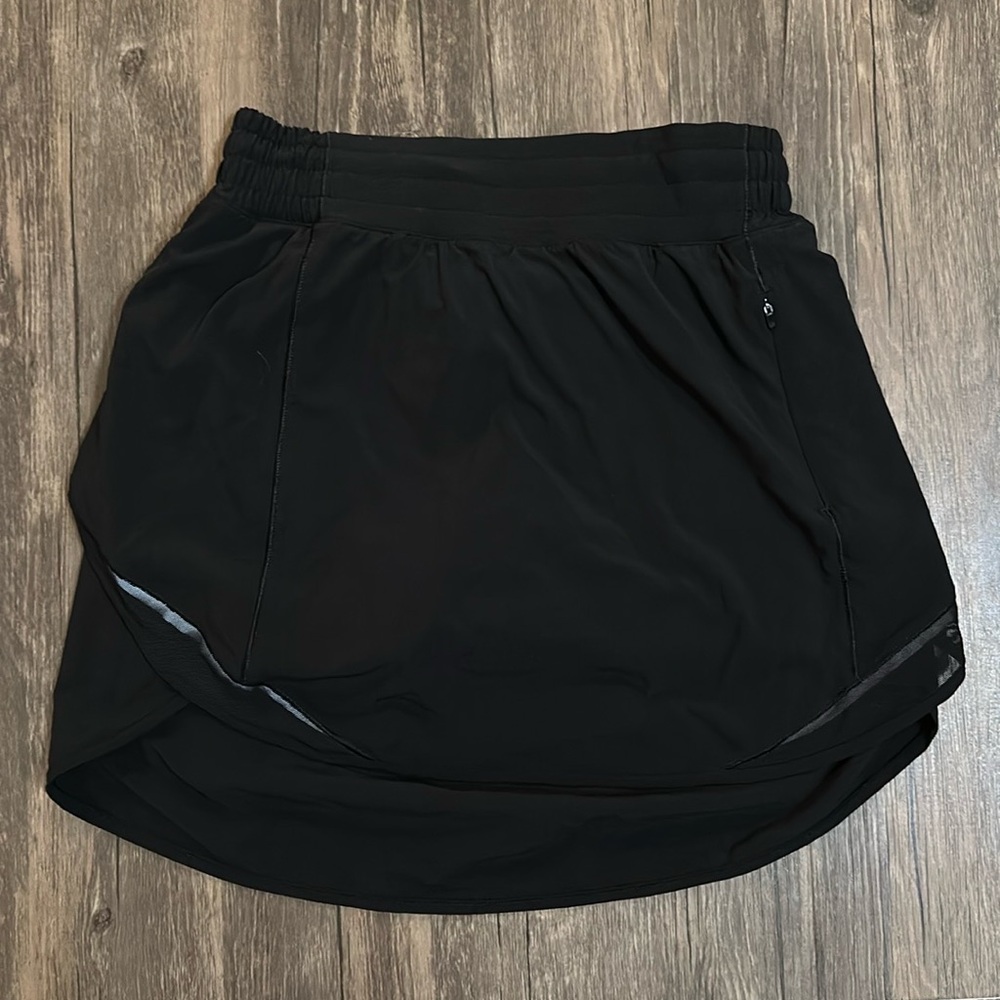 Lululemon hotty hot black athletic skirt , size 4
